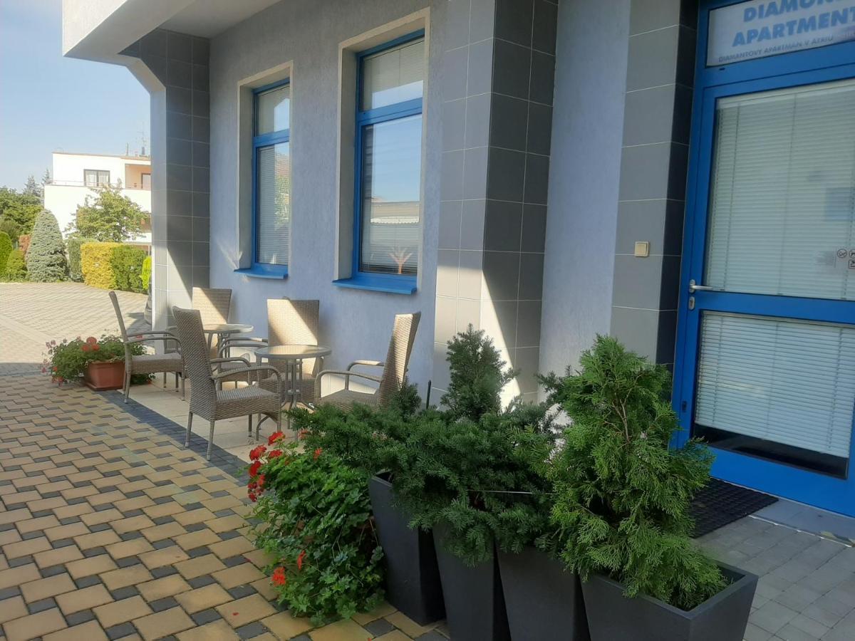 Garni Hotel S.O.G.* * * Trenčín Kültér fotó
