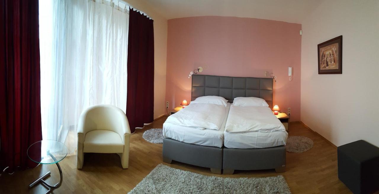 Garni Hotel S.O.G.* * * Trenčín Kültér fotó